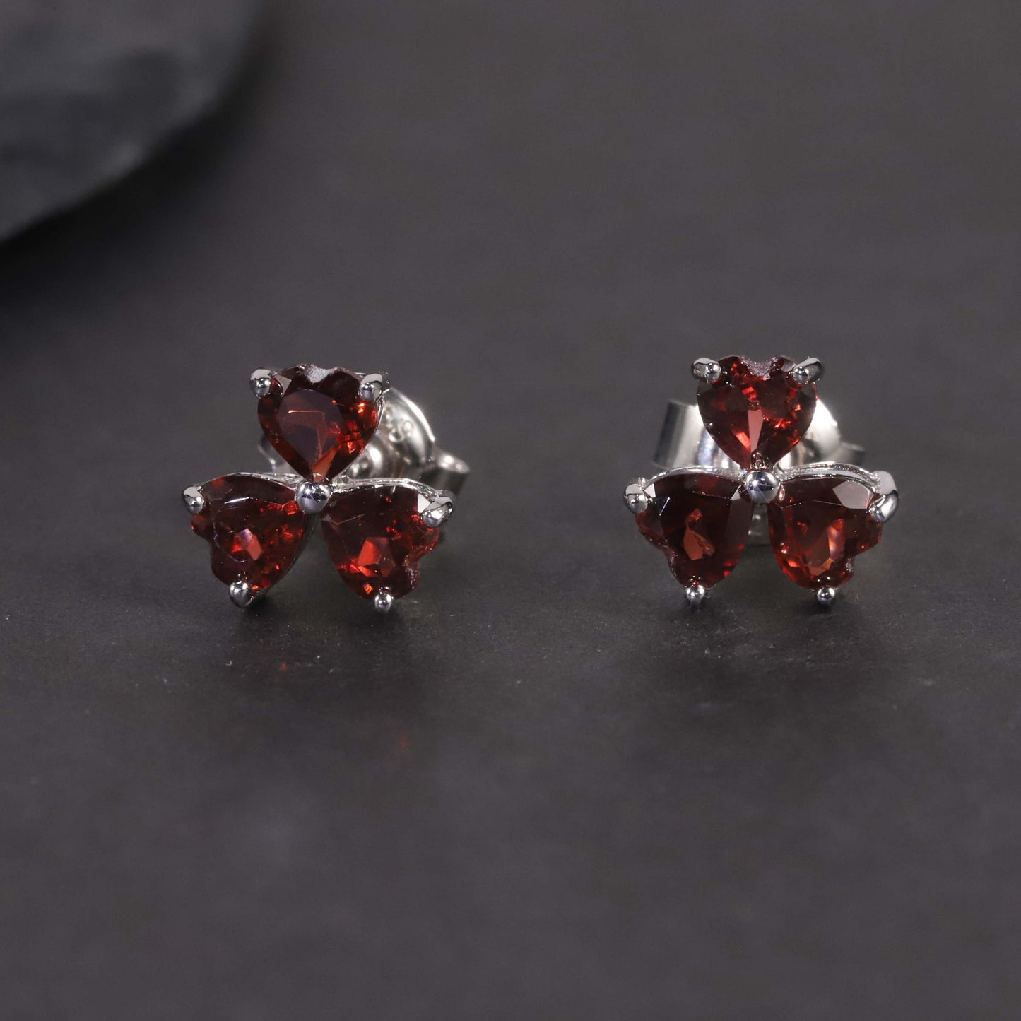 Flower Shape Stud Earrings in Sterling Silver -  Garnet