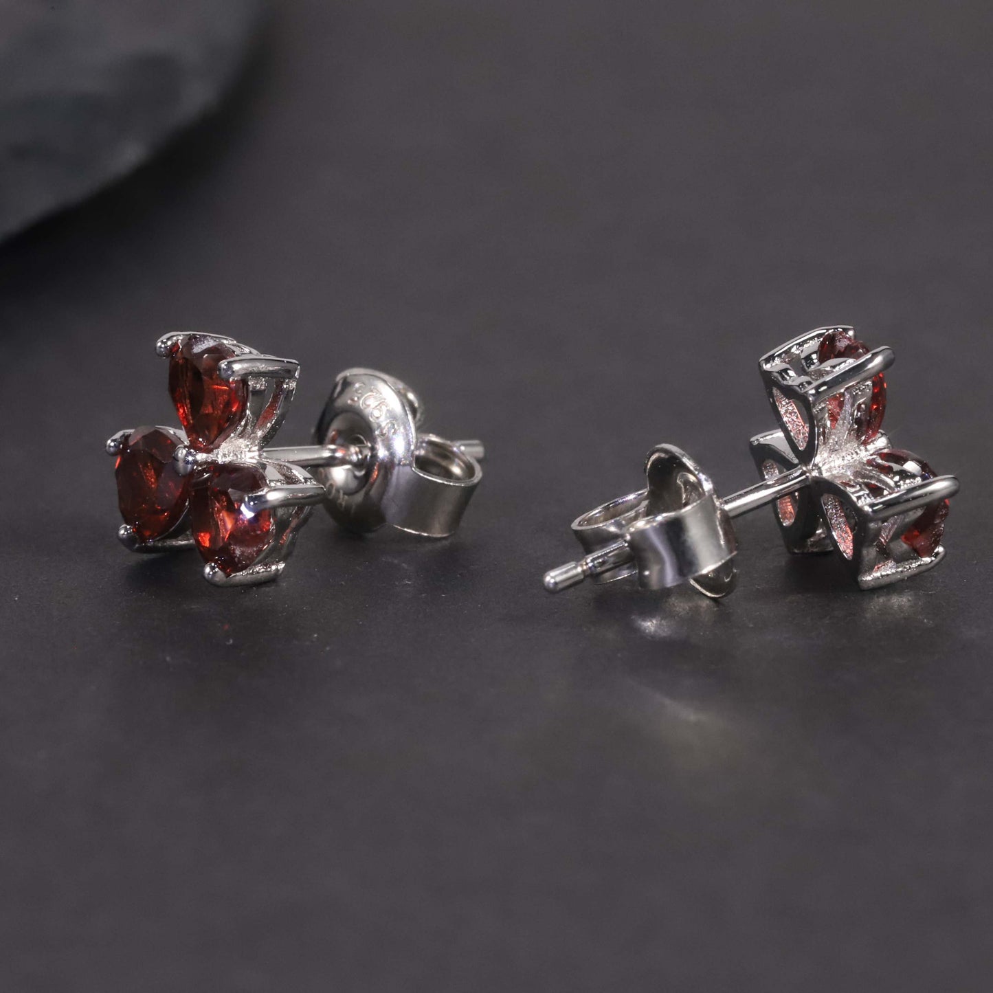 Flower Shape Stud Earrings in Sterling Silver -  Garnet