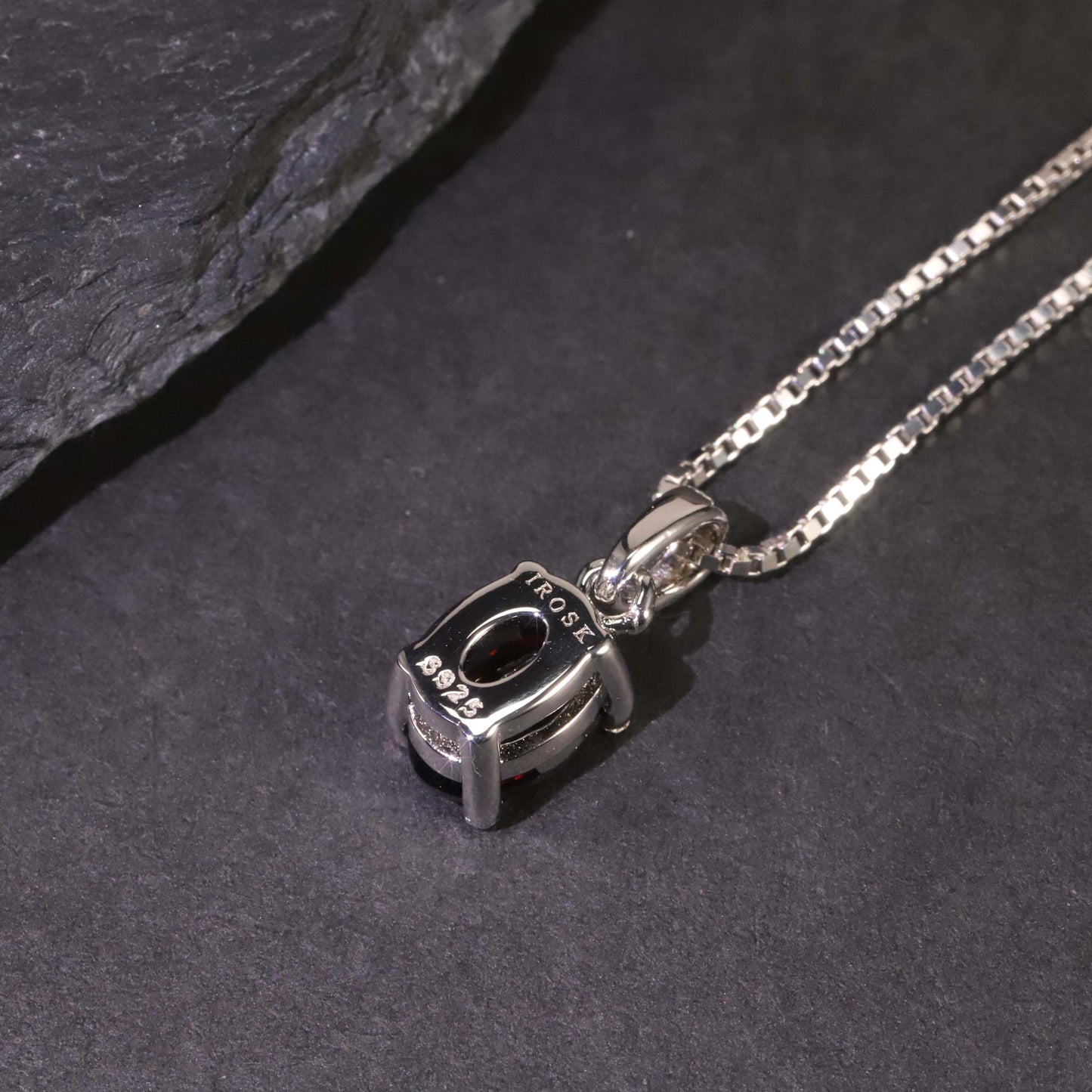 Irosk Oval Cut Necklace in Sterling Silver -  Garnet